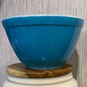 Pyrex vintage 401 blue mixing bowl